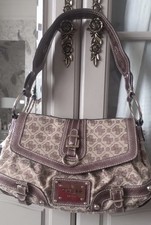 GUESS Shoulder Bag. Antonia In