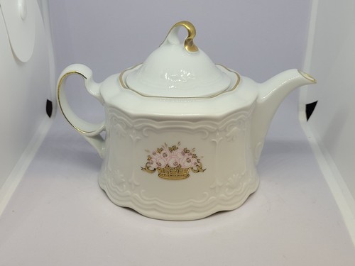 Julia teapot seltmann - by,
