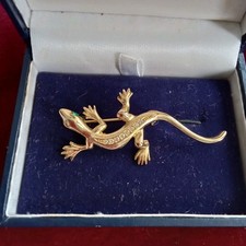 Vintage Jewellery Gold Tone Salamander Lizard Clear Green Crystal Brooch