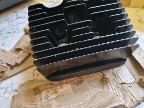 Yamaha rd250 cylinder head - e/f,