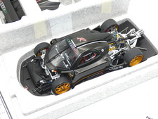AutoArt 1/18 78261 - Pagani