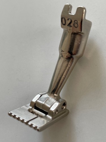 Bernina groove pintuck foot - pintuck,