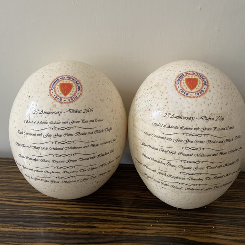 Two commemorative chaîne des - two,