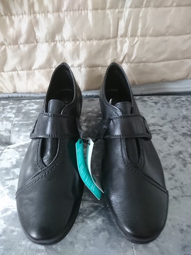 Black leather tlc low wedge - black,