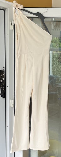 Off the shoulder - shoulder, suit