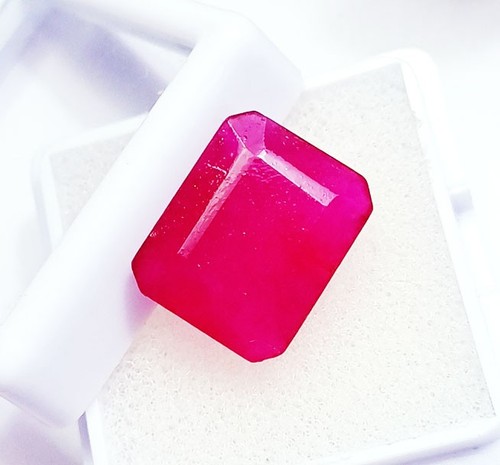 Emerald shape natural red - shape,