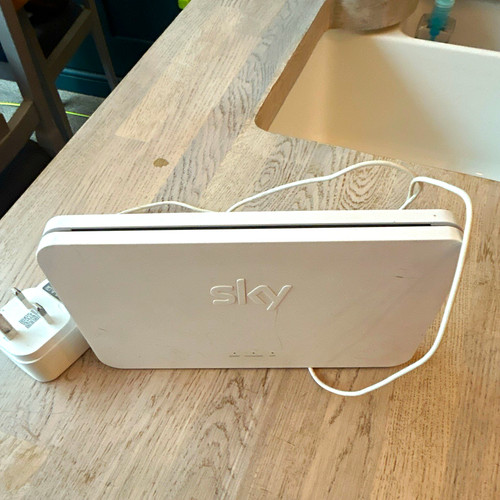 Sky broadband hub - sky,