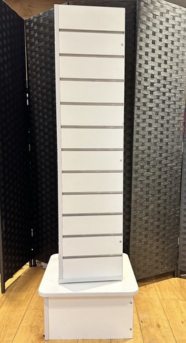 White rotating slatwall - white,