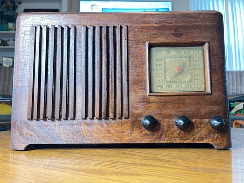 Antique 1939 emerson - antique,