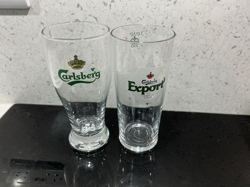 Carlsberg pint glasses - 2,