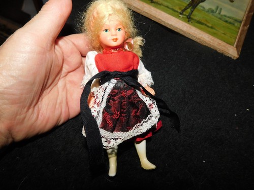 Vintage costume doll welsh - in,