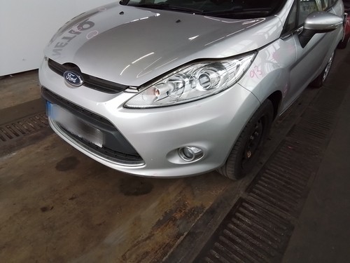 Front bumper silver ford - front,