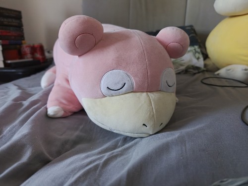 Official pokémon slowpoke - pokémon,