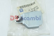 Bracket fixing rear fender