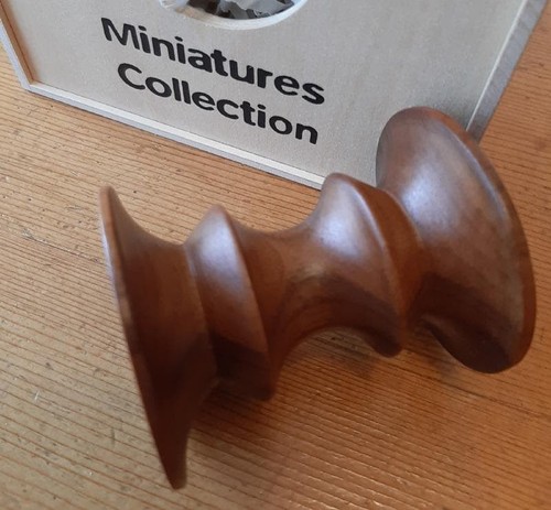 Vitra miniatures walnut - vitra,
