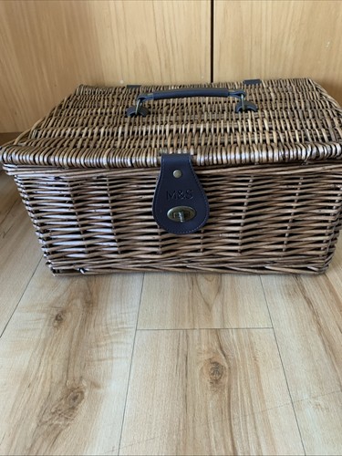 Food picnic hamper wicker - food/picnic,