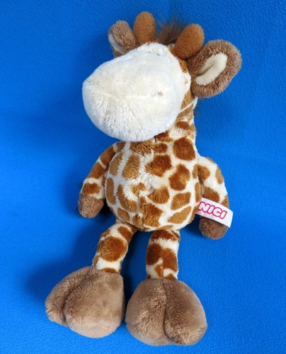 Giraffe with belly button - giraffe,