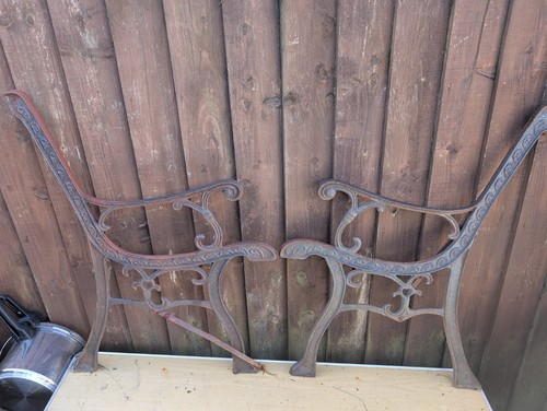 Vintage cast iron - iron, ends