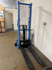 Manual Pallet Stacker 1000kg