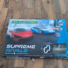 SCALEXTRIC Supreme Rivals Race Track Set C1407 - McLaren 720S Vs Lamborghini 