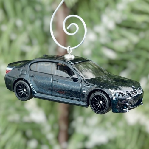 2010 bmw e60 ornament - 2010, •