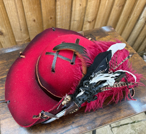 Red distressed pirate hat - distressed,