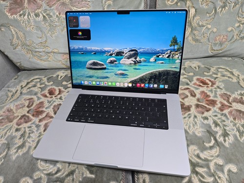 Apple macbook pro - 16", m5