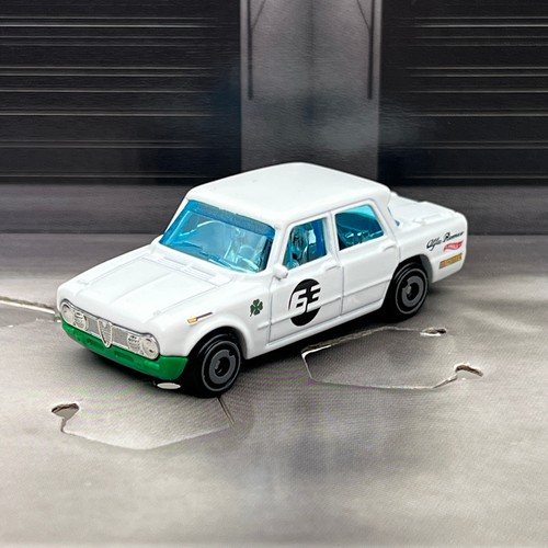 Hot wheels alfa - hot,