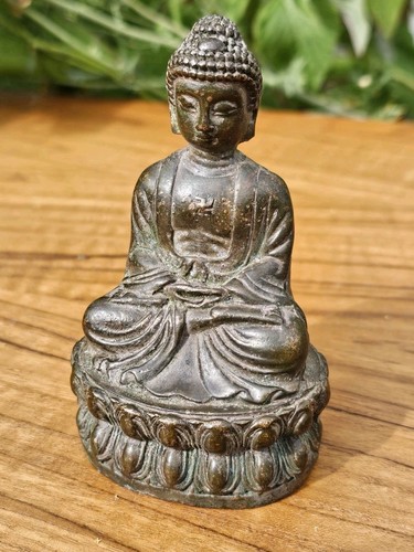 Chinese east asian bronze - /,