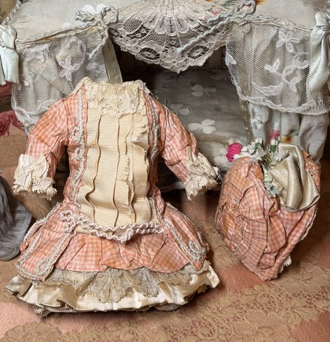 Very cute tiny french - very,