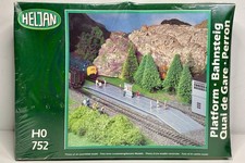 Heljan 752 Country Station