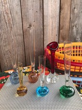 5 VINTAGE 50S 60S COLOURED CLEAR CONTROLLED BUBBLE GLASS BUD VASES A