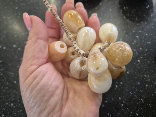 Bunch onyx grapes - of,