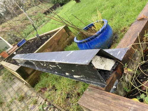 Cavity wall lintel - cavity,