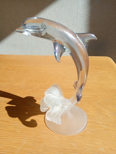Small glass dolphin stand - small, on