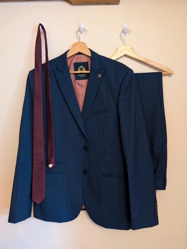 Marc darcy piece - darcy, suit