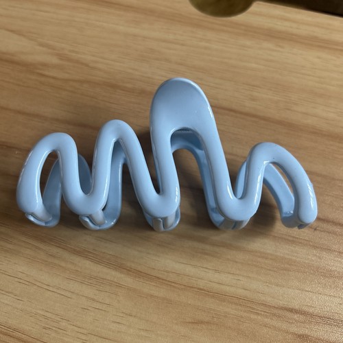 Pretty pale blue squiggle - pretty,