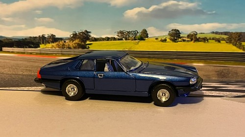 Corgi jaguar xjs scale - jaguar,