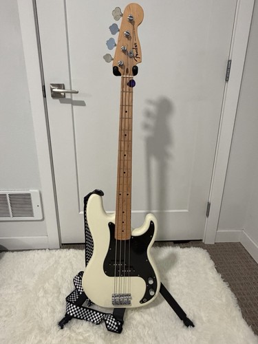 Fender precision bass - precision,