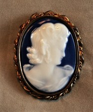 Pate sur Pate Cameo Mounted
