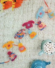 (6448) DK Christmas Crochet Pattern for Fun Garland/Bunting!