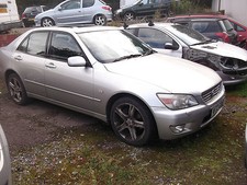 LEXUS IS200SE 2001  WHEEL STUD BREAKING 