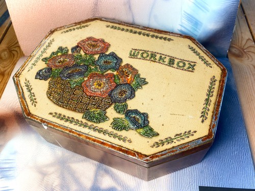 Workbox embossed floral
