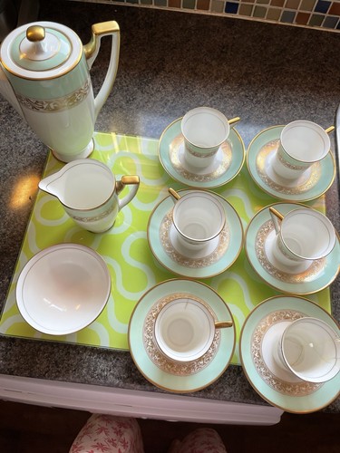 Royal doulton green and gold - royal,