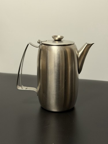 Vintage old hall pint tea - old,