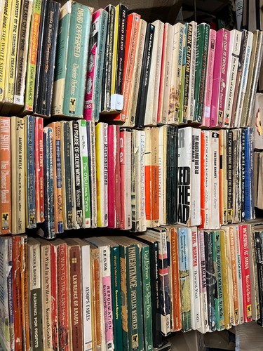 80x vintage paperback books - 80x,