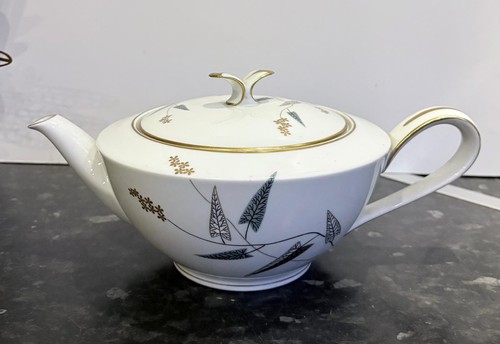 Vintage royal crockery - vintage, r