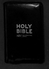 NIV Holy Bible - Anglicised Black Gift and Award (New... - International Vers...