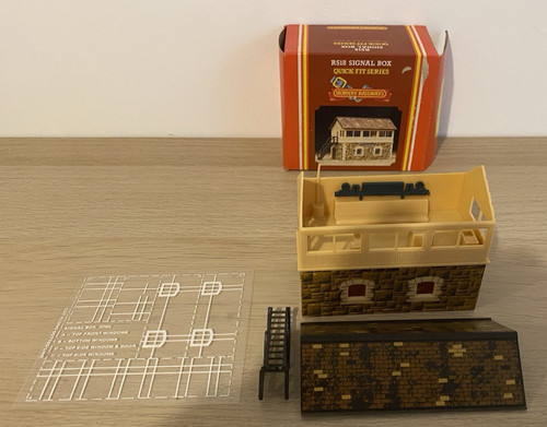 Hornby r518 signal box - hornby,