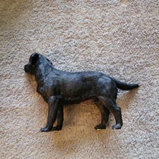 Black Labrador ornament quality lifelike figurine from Leonardo range Boxed 2005